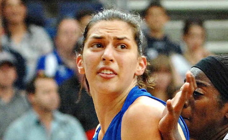 Mackay’s Marianna Tolo is deciding whether to continue playing in the WNBL or test herself abroad in a European league. Mackay’s Marianna Tolo is deciding whether to continue playing in the WNBL or test herself abroad in a European league.